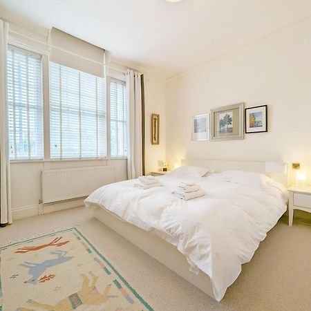 4 The Clockhouse , Midhurst Extérieur photo